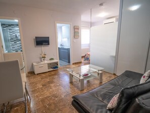 TV - Central renovated studio - Stay in Granada (Granada)