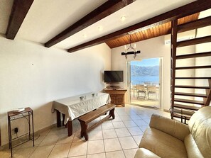 TV - Apartment with stunning sea view - 4 guests (Casaglione-Tiuccia)