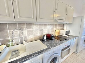 Fridge, microwave, oven, stovetop - Studio with AC, sea view - 2 guests (Casaglione-Tiuccia)