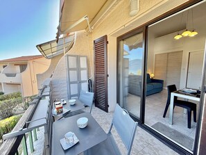 Outdoor dining - Studio with AC, sea view - 2 guests (Casaglione-Tiuccia)