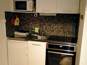 Private kitchen - Air-conditioned apartment near beaches - 4 guests (Bormes-les-Mimosas)