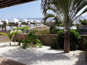 Property grounds - Luxury villa in El Duque with heated private pool (Costa Adeje)