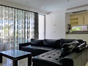 TV - Luxury villa in El Duque with heated private pool (Costa Adeje)