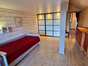 Room - Spacious loft studio - 8 guests - Bright with balcony (Saint-Michel-de-Chaillol)