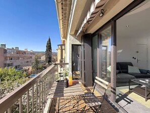 Outdoor dining - Cosy apartment, air conditioning and wifi - 2 guests (Saint-Cyr-sur-Mer)