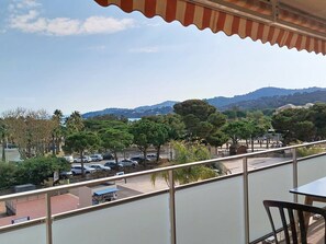 Outdoor dining - Air-conditioned apartment, sea view - 5 guests (Bormes-les-Mimosas)