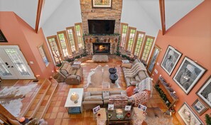 Living area - 6 bd Country Estate on 28 Acres near Lk Geneva w/ Ponds, Trails (Marengo)