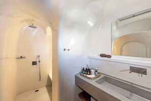 Maison, 1 chambre, piscine privée | Salle de bain