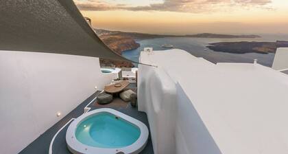 Pura Vida Cave House