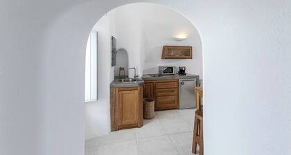 Pura Vida Cave House