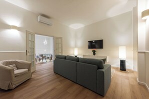 Living area - Ognissanti Prestige by MMega (Florence)