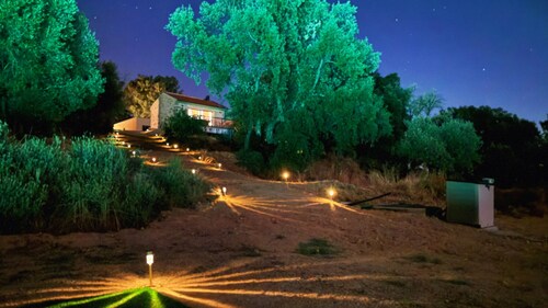 Retreat in Beira Interior, private outdoor jacuzzi, AC and breakfast!!!