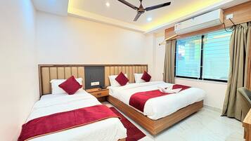 Superior Triple Room, City View