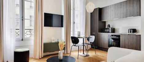 Studio | Living area