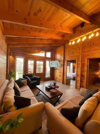 Living area. Casae Deversorii Al-Sumou