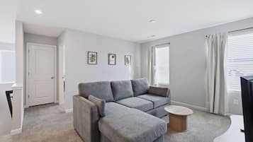 Ferienhaus, Mehrere Betten, Terrasse, Gartenblick (The Creation Station) | Wohnbereich