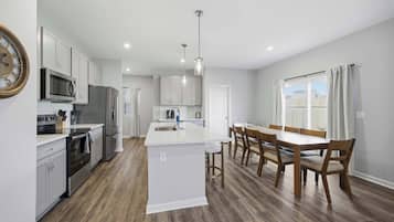 Ferienhaus, Mehrere Betten, Terrasse, Gartenblick (The Creation Station) | Eigene Küche