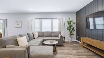 House, Multiple Beds, Patio, Garden View (The Creation Station) | Living area