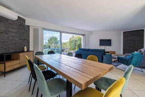 Interior - Villa d’exception • Vue mer panoramique • Antibes (Antibes)