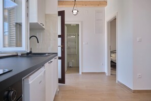 Fridge, microwave, oven, stovetop - Adriatic Shell Apartment #2 (Okrug Gornji)
