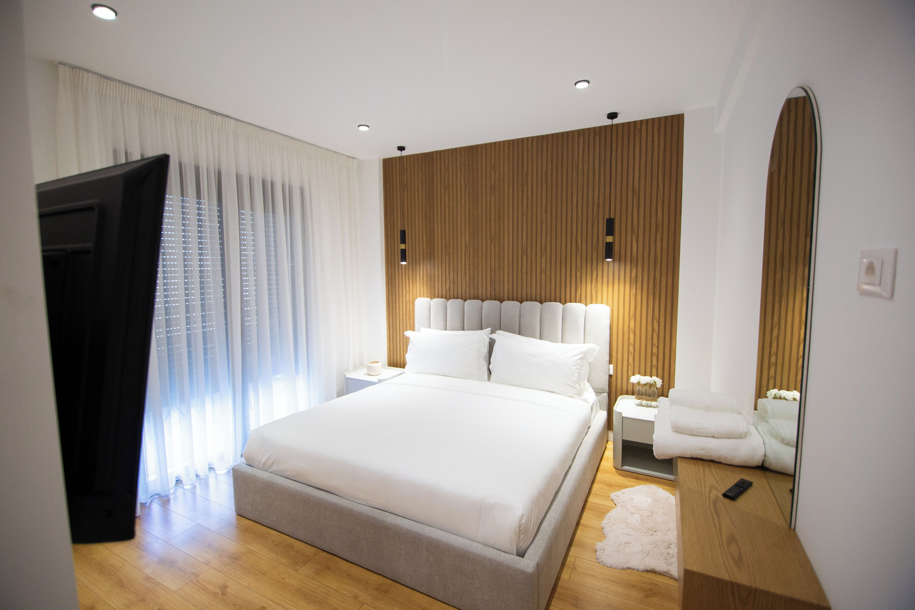 2 bedrooms, iron/ironing board, Internet, bed sheets