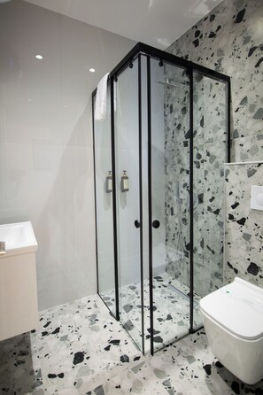 Bathroom - MOHO Residences Downtown-Republika Boulevard A300 (Korçë)