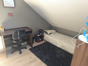 Room - Vrbo Property (Sainte-Pazanne)