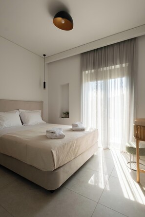 Luxe villa, uitzicht op bergen | Hypoallergeen beddengoed, een kluis op de kamer, een bureau