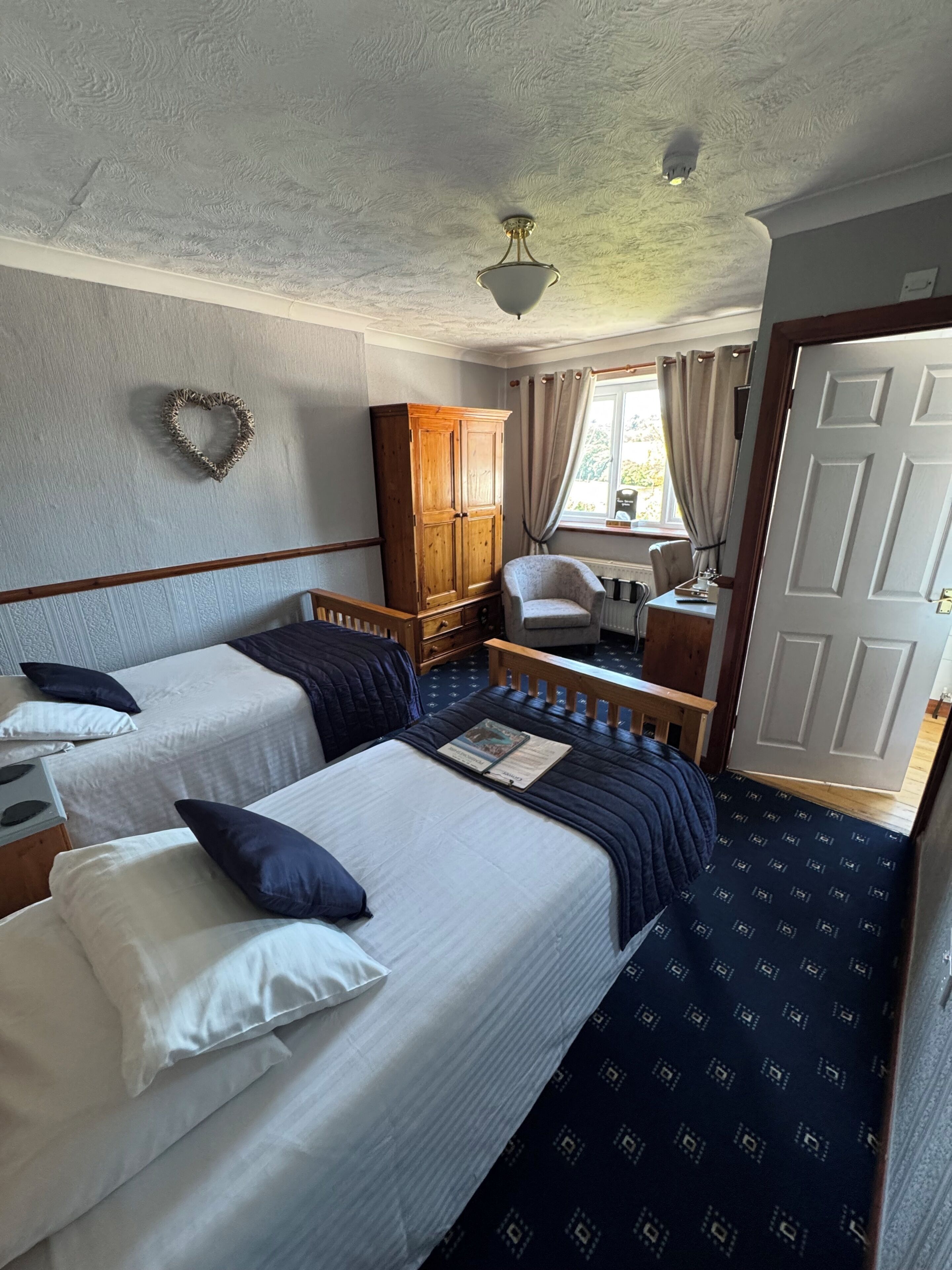 Quarto duplo standard, 2 camas de solteiro