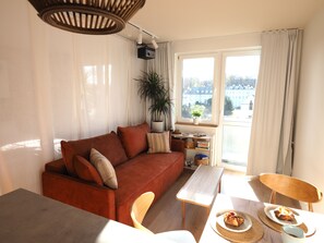 Smart TV - High standard + private cinema & PS4 + close to Old Town (Warszawa)