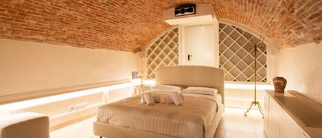 3 bedrooms, in-room safe, iron/ironing board, travel crib