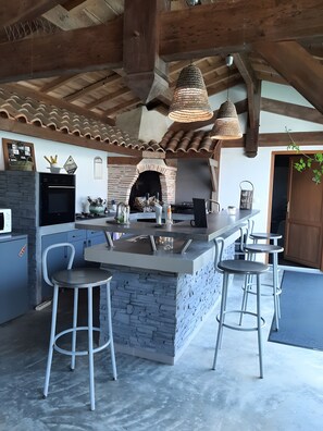 Dining - “Le Nid’zen” Guest Room with Wi-Fi (Le Nizan)