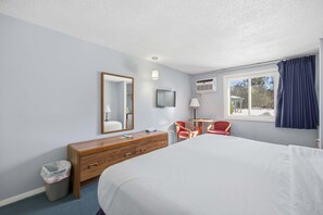 WiFi, bed sheets - Eastern Inn Scenic Railway Suite (Conway)