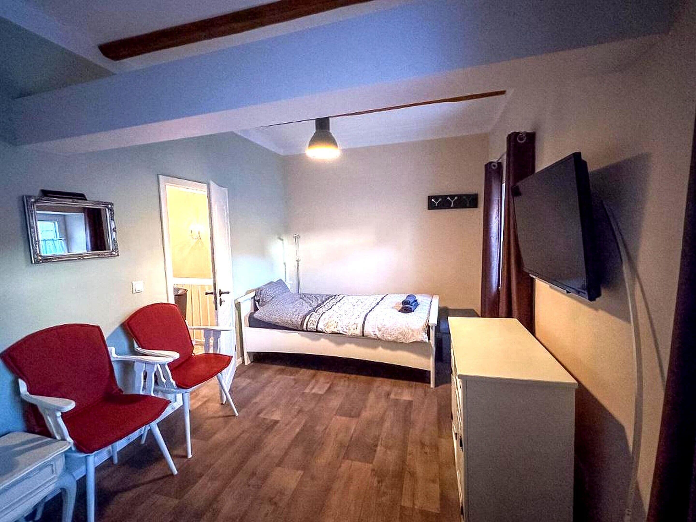 House | 2 bedrooms, individually furnished