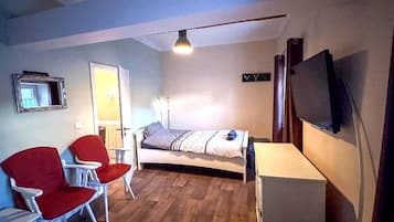 House | 2 bedrooms, individually furnished
