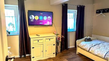 House | 2 bedrooms, individually furnished
