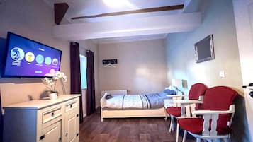 House | 2 bedrooms, individually furnished