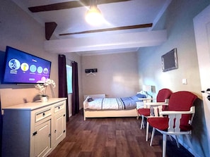 House | 2 bedrooms, individually furnished - Holiday Home in Konz (Konz)