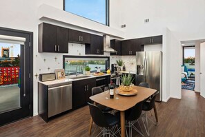 2 bedrooms, Internet - New Walk to Gulch - Private Penthouse Pool Deck Views (Nashville)
