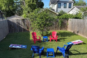 Property grounds - Modern Heights Home w/ Air Hockey & Large Backyard (Houston)