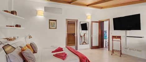 5 bedrooms, iron/ironing board, WiFi