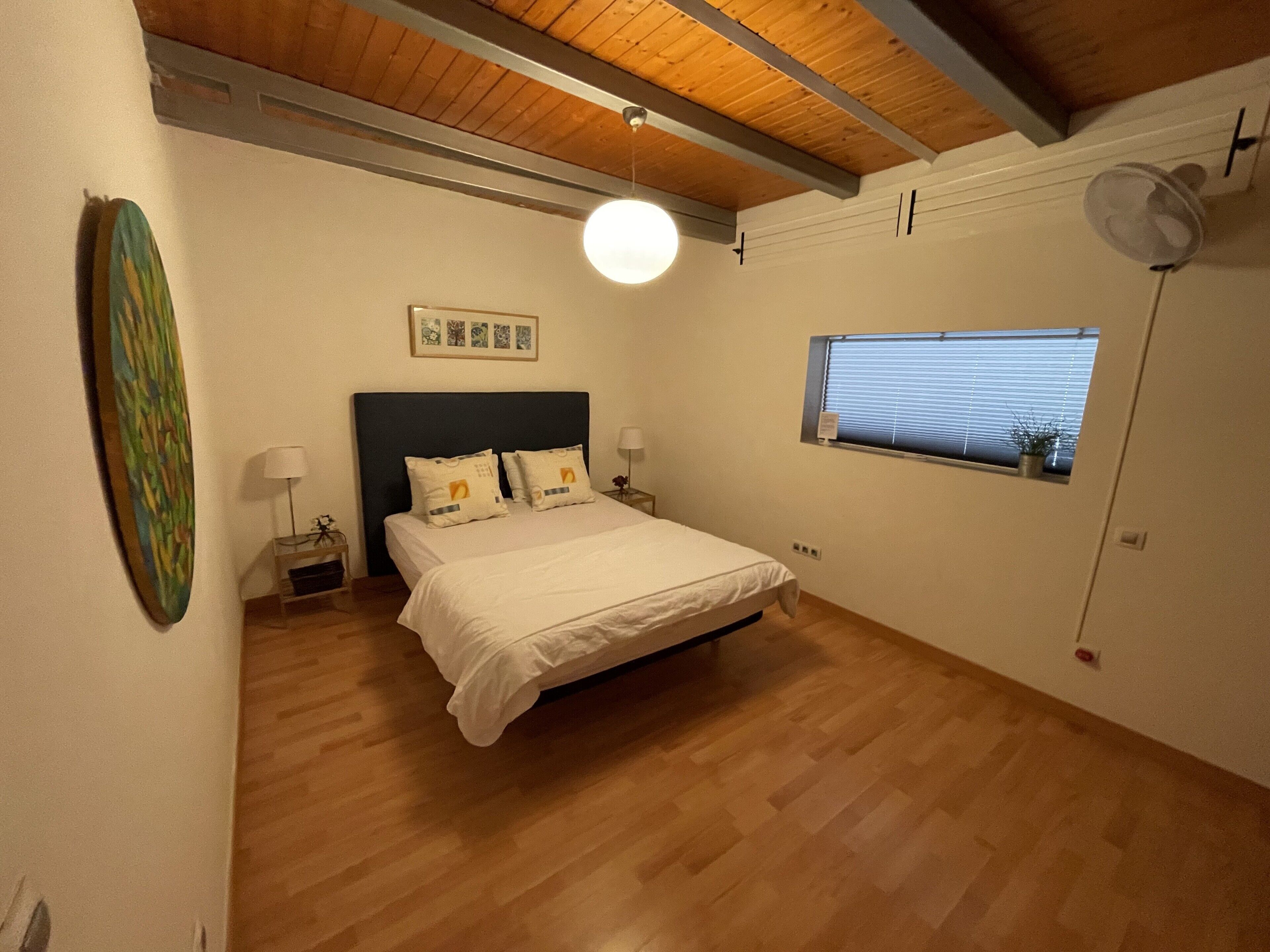 5 bedrooms, iron/ironing board, WiFi