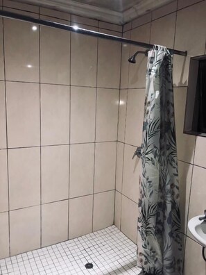 Apartment, Kitchen | Bathroom - UNCLE CHARLES GUESTHOUSE (Pretoria)