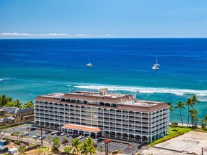 Exterior - SUMMER SALE! Direct Oceanfront Studio with Lanai & Sunset Views -Lahaina Shores 631 (Lahaina)