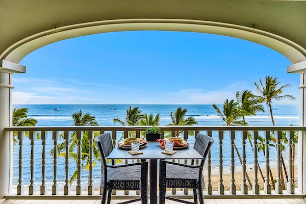 Step out onto your private covered lanai and enjoy front-row seats to the sparkling Pacific and the lush greenery of the Maui coast.