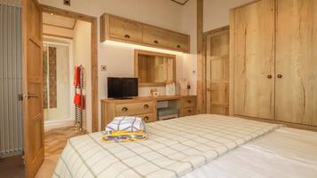 2 bedrooms, WiFi (free), individually decorated, individually furnished