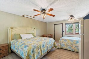 1 Schlafzimmer, Schreibtisch, WLAN