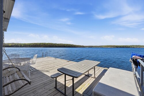 Quail Cove 4 Lakefront Studio Boat Slip Optional