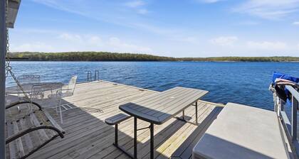 Quail Cove 4 Lakefront Studio Boat Slip Optional