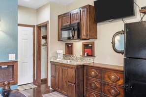 Interior - Quail Cove 6 - Lakefront Studio Boat Slip (Shell Knob)